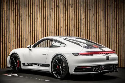 Porsche 911 Carrera 4S — photo 3 of 42