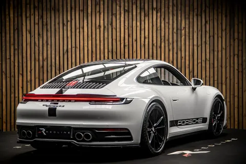 Porsche 911 Carrera 4S — photo 4 of 42