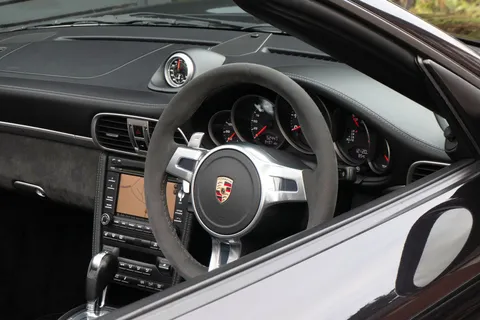 Porsche 911 Carrera 2 GTS Cabriolet — photo 2 of 27