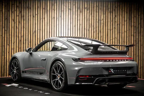 Porsche 911 Carrera — photo 3 of 47