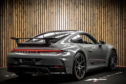 Porsche 911 Carrera — photo 4 of 47