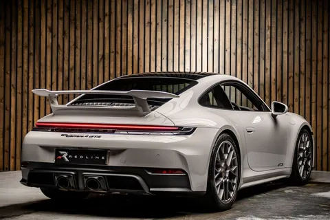 Porsche 911 Carrera 4 GTS T-Hybrid — photo 4 of 45