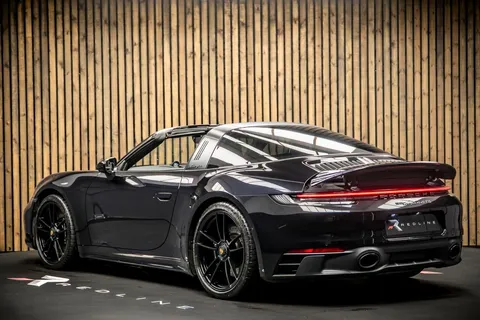 Porsche 911 Carrera 4 GTS Targa 3