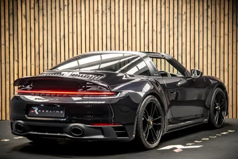 Porsche 911 Carrera 4 GTS Targa 4