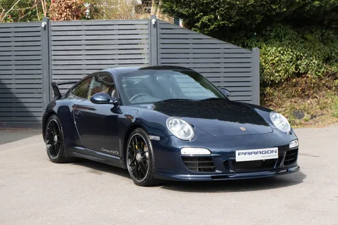 Porsche 911 Carrera 4 GTS — photo 3 of 45