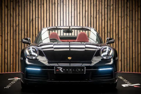 Porsche 911 Carrera 4 — photo 5 of 43