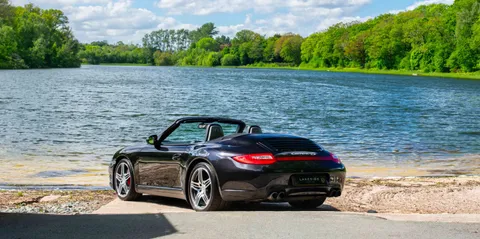 Porsche 911 Carrera 4S 4