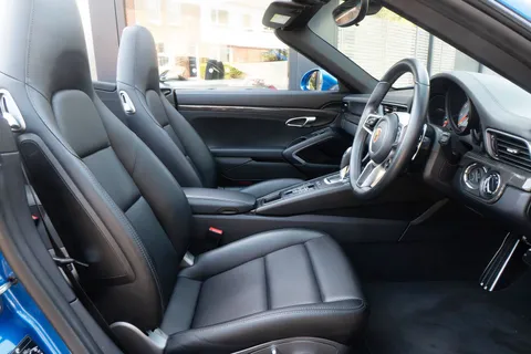 Porsche 911 Carrera 4S — photo 2 of 46