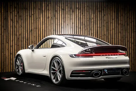 Porsche 911 Carrera 4S 3