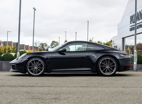 Porsche 911 Carrera 4S 3