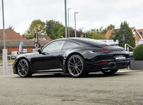 Porsche 911 Carrera 4S 4