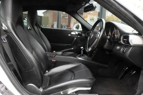 Porsche 911 Carrera 4S — photo 2 of 40