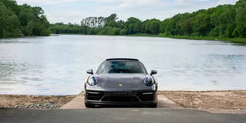 Porsche 911 Carrera GTS — photo 2 of 59