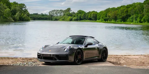 Porsche 911 Carrera GTS — photo 3 of 59