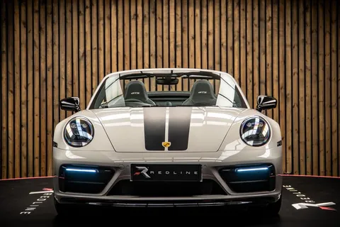 Porsche 911 Carrera GTS — photo 5 of 46