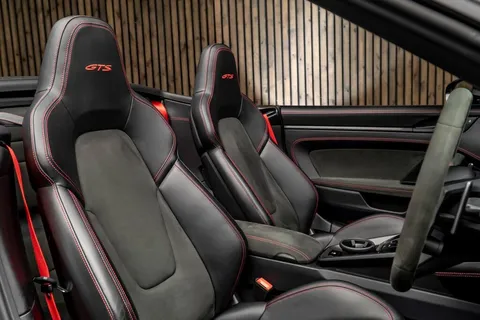 Porsche 911 Carrera GTS — photo 2 of 46