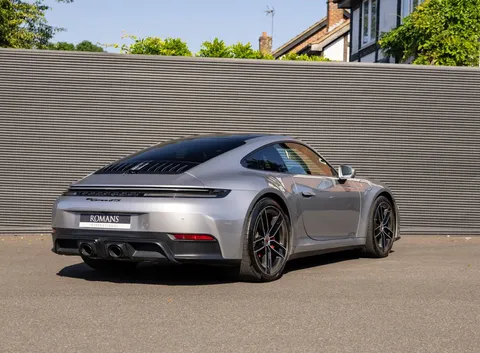 Porsche 911 Carrera GTS 5