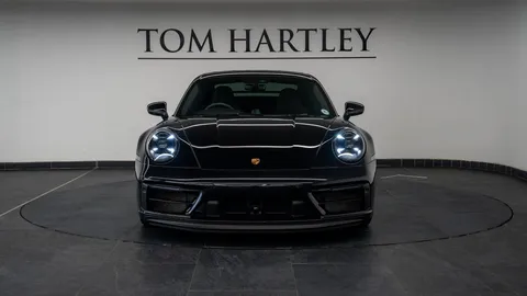 Porsche 911 Carrera GTS 2