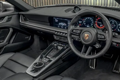 Porsche 911 Carrera S 2