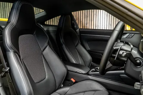 Porsche 911 Carrera S 2