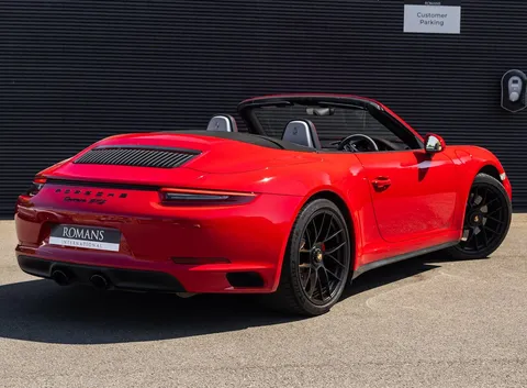 Porsche 911 Carrera GTS Cabriolet — photo 5 of 39