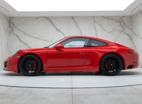 Porsche 911 Carrera 4 GTS — photo 3 of 50