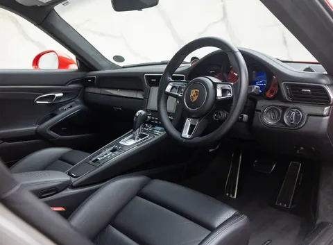 Porsche 911 Carrera 4 GTS — photo 5 of 50