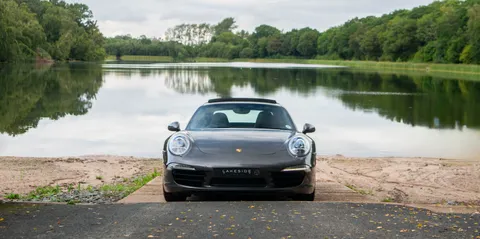Porsche 911 Carrera S — photo 2 of 48