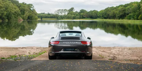 Porsche 911 Carrera S — photo 5 of 48