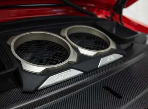 Porsche 911 — photo 2 of 56