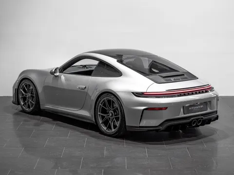 Porsche 911 GT3 Touring — photo 2 of 17