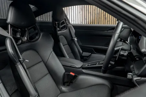 Porsche 911 GT3 Touring — photo 2 of 43