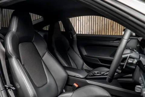 Porsche 911 GT3 Touring — photo 2 of 42