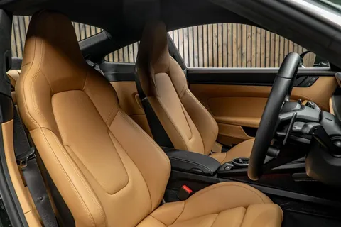 Porsche 911 GT3 Touring — photo 2 of 47