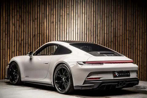 Porsche 911 GT3 Touring — photo 2 of 49