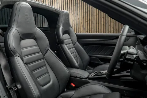 Porsche 911 Targa 4 GTS 2