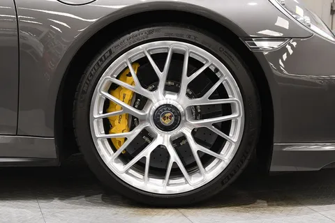 Porsche 911 Turbo S — photo 2 of 50