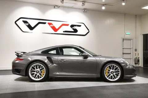 Porsche 911 Turbo S — photo 4 of 50