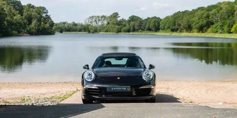 Porsche 911 Carrera S — photo 2 of 44