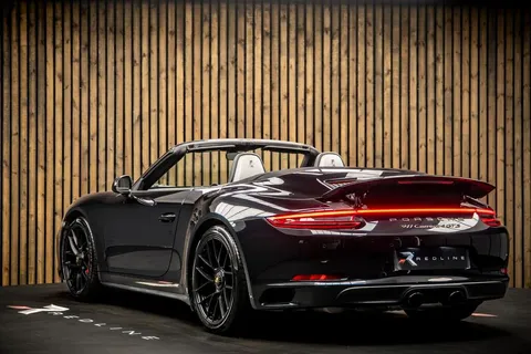 Porsche 911 Carrera 4 GTS — photo 3 of 42
