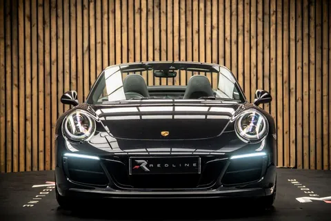 Porsche 911 Carrera 4 GTS — photo 5 of 42