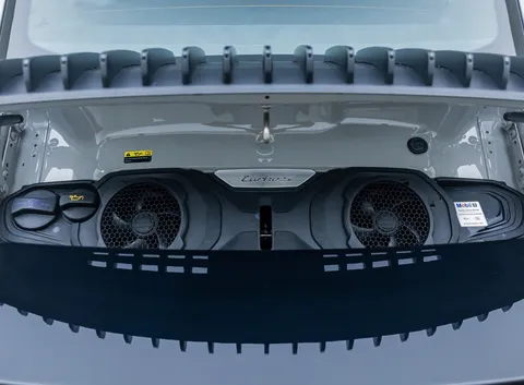 Porsche 911 Turbo S — photo 2 of 44