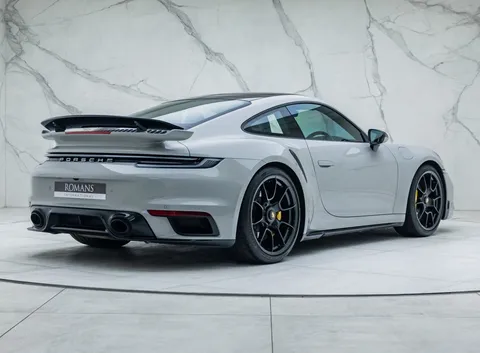 Porsche 911 Turbo S — photo 4 of 44