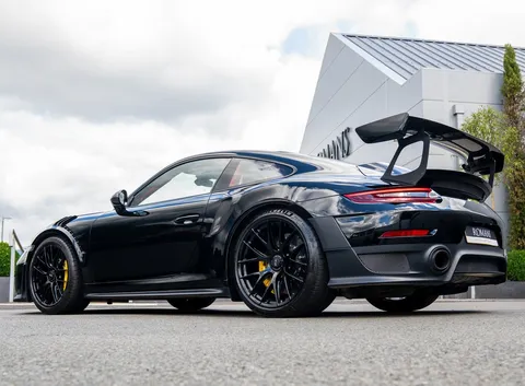 Porsche 911 GT2 RS Weissach — photo 5 of 65