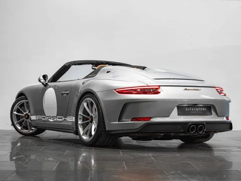 Porsche 911 Speedster (991) — photo 2 of 15