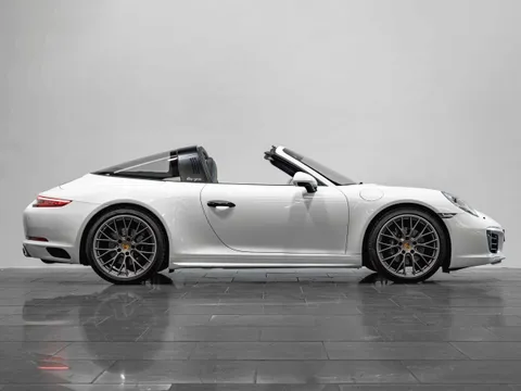 Porsche 911 Targa 4 PDK (991.2) 4