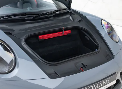 Porsche 911 Targa 4 GTS — photo 2 of 55
