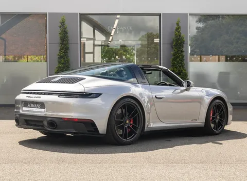 Porsche 911 Targa 4 GTS — photo 5 of 57