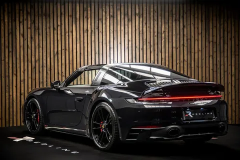 Porsche 911 Targa 4 GTS 3