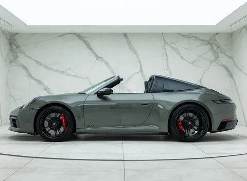 Porsche 911 Targa 4 GTS — photo 4 of 36